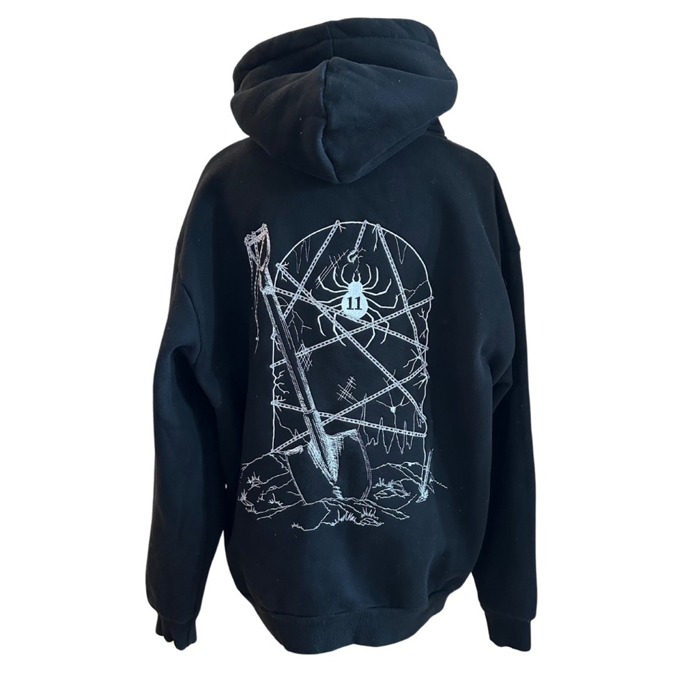 *NWT* HASHIRA STUDIOS Anime Kurapika Hoodie Embroidered “Scarlet Eyes v Uvo” — L